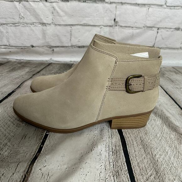 Clarks Addiy Kara Beige Ankle Boots, Size 9.5, NWT - Picture 5 of 9